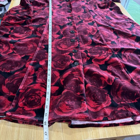 Torrid Betsey Johnson Floral Puff Sleeve Button Front Coat Red Velvet Roses 3/3X - Picture 9 of 12